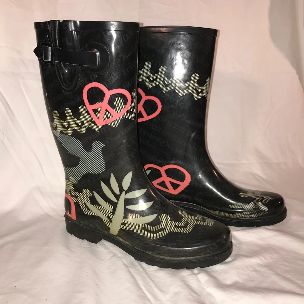 CHOOKA Tall Rainboots 10M Black Paper Doll Peace Dove EUC $60 cdw